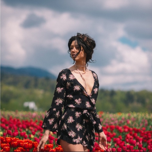 COPY - American eagle outfitters black floral rose romper - Picture 1 of 5
